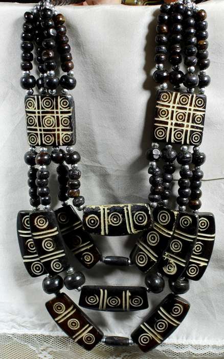 Costume Jewelry - Beaded Ethnic Necklace