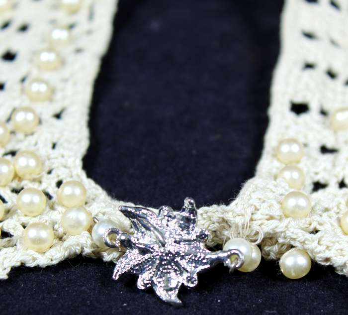 Costume Jewelry - Vintage Crochet Necklace with Pearls