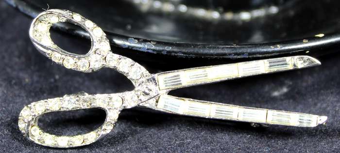 Costume jewelry - diamante scissors brooch