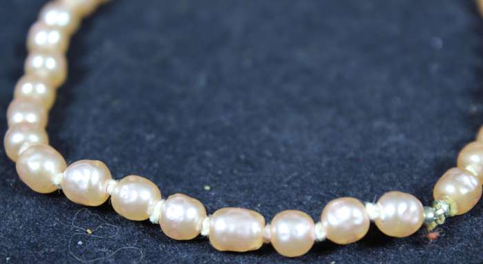 costume jewelry - beaded necklace