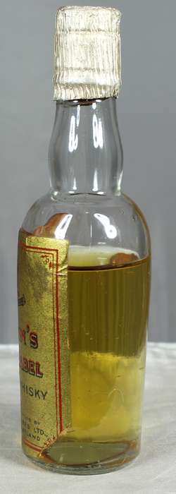 Mini liquor bottle - Gavin's - Gold label whisky