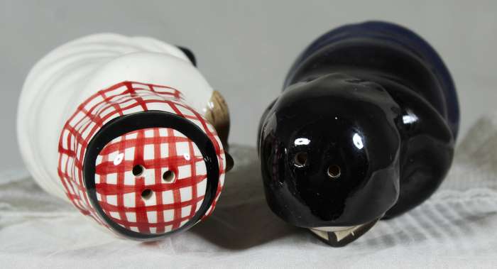 Arab figures salt and pepper set