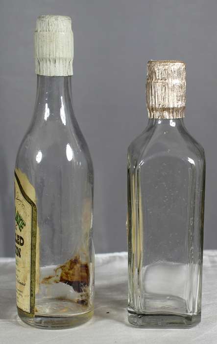 Mini liquor bottles - Pair of liqueur bottled - Consolate & Gilbey's gin
