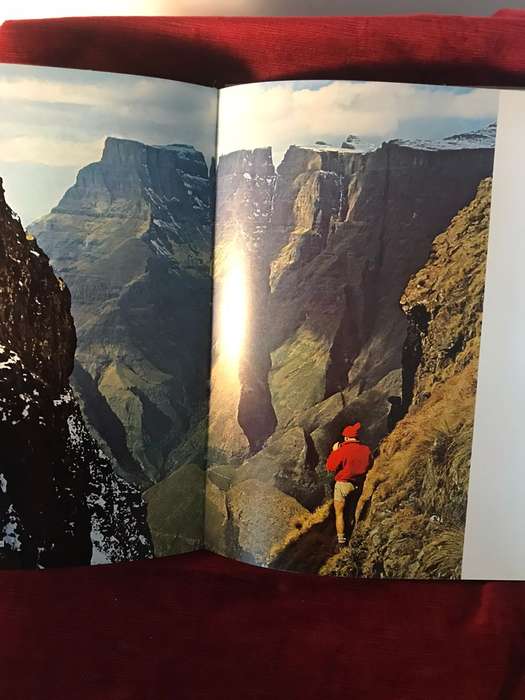 A Cradle of Rivers: The Natal Drakensberg - David A Dodds