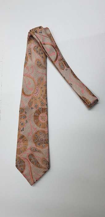 Mens Neckties: Description: Necktie made by Gold múnze a creation Suisse (Switzerland).