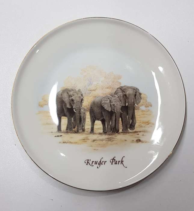 Vintage Kruger National Park souvenir ceramic plate by Constantia Fine China. Ceramic display plate