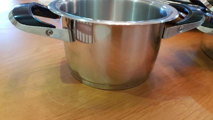 AMC cookware set (a set consisting of 18x pieces).