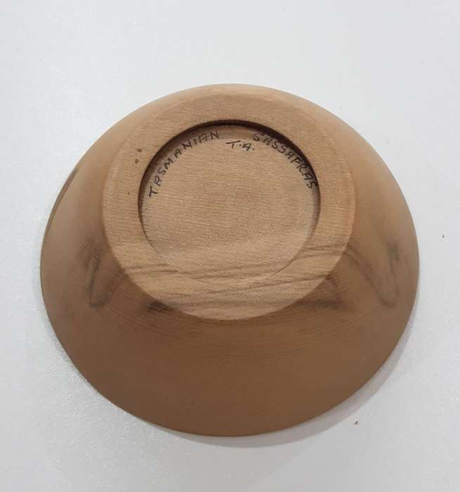 Vintage wooden bowl. Small Round turned Sassafras wooden souvenir bowl. Marked Tasmanian Sassafras