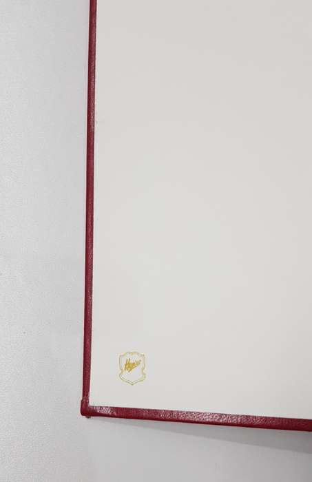Traditional White Page Album with Red covers. A lovely album for scrap booking or photos. Album NEW