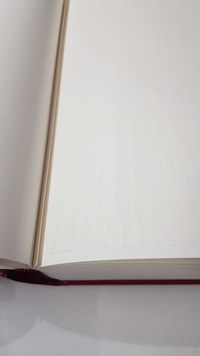 Traditional White Page Album with Red covers. A lovely album for scrap booking or photos. Album NEW