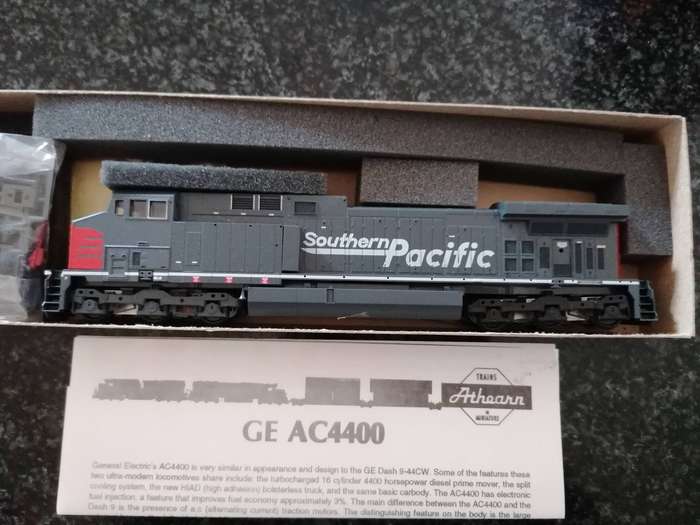 HO Trains MTH DCS ACCESSORY INTERFACE UNIT AND CONTROLLER Bundle