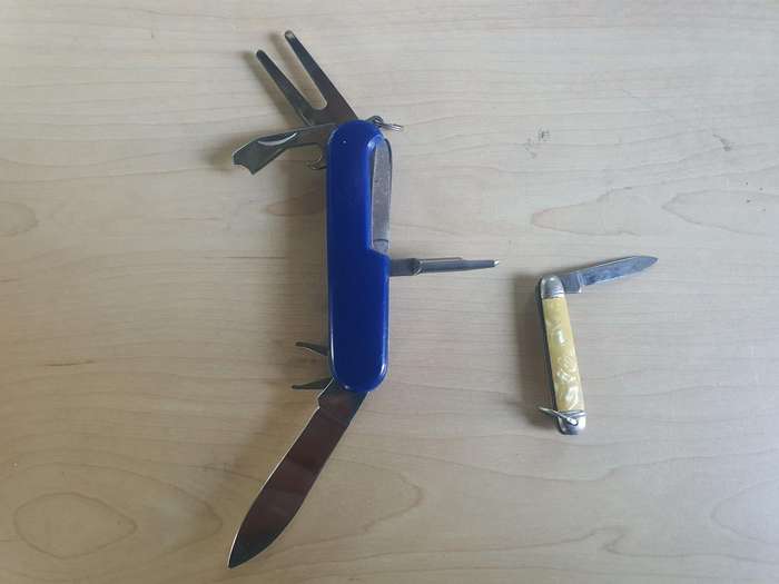2X Pocket Knives as per photos