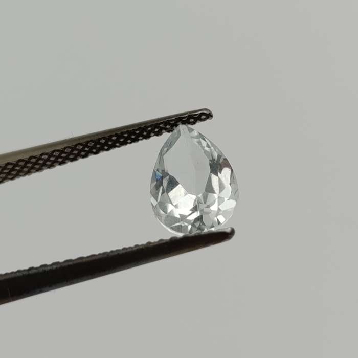 Natural Aquamarine of 1.01 carat Pear shape and eye clean - light toned blue