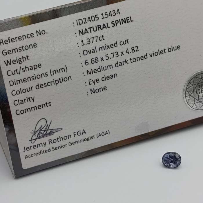 Violet blue spinel of 1.38 carat with Gemlab certificate oval mixed cut