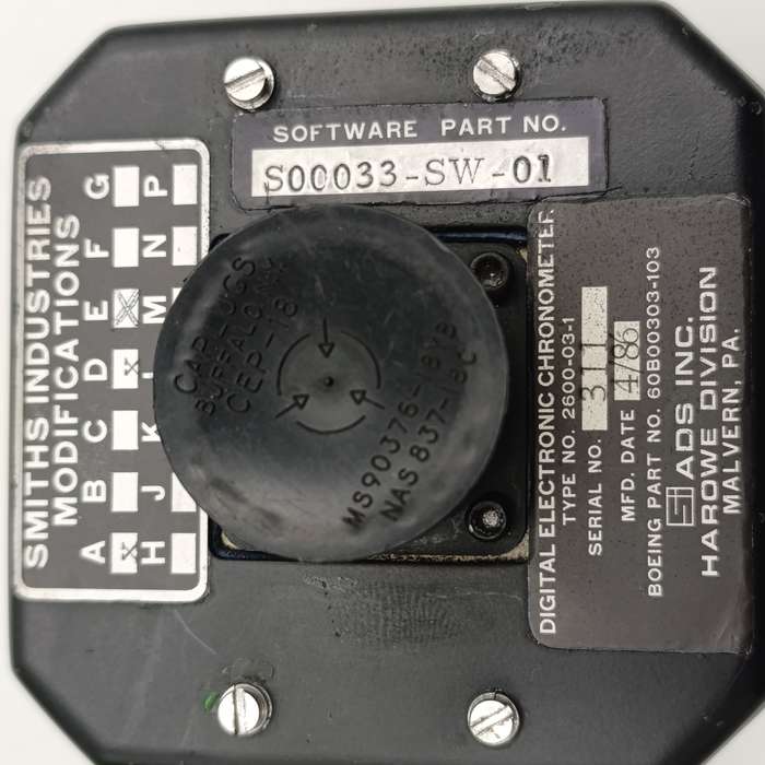Boeing S00033 - SW - 01 digital clock for instrument panel - used by ComAir flight ZS-OTG