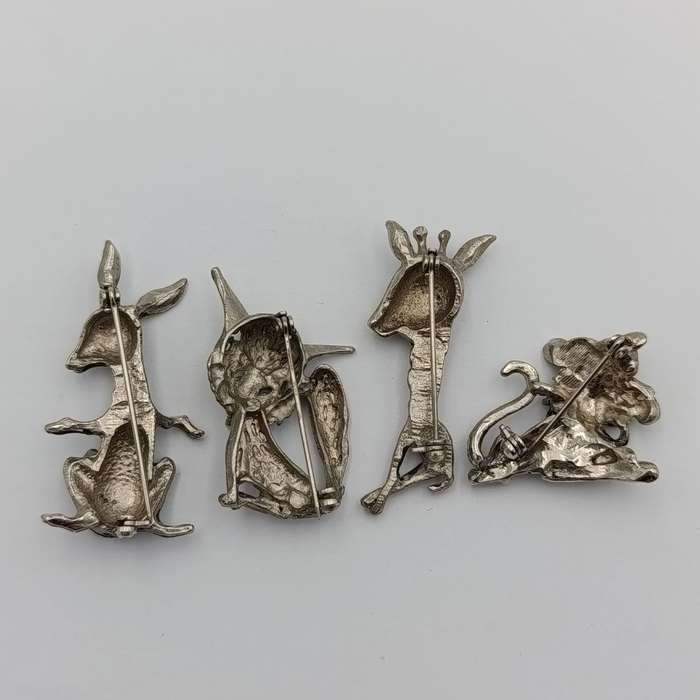 Lot of 4 animal brooches