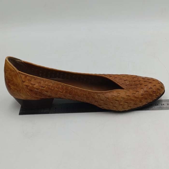 Brown Genuineleather ladies shoes - size 7