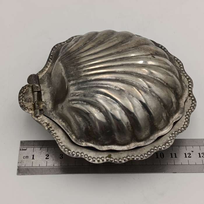 Vintage Shell butter dish in box