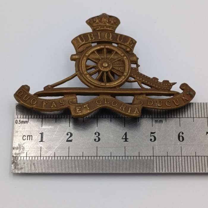WW2 Royal Field Artillery cap badge