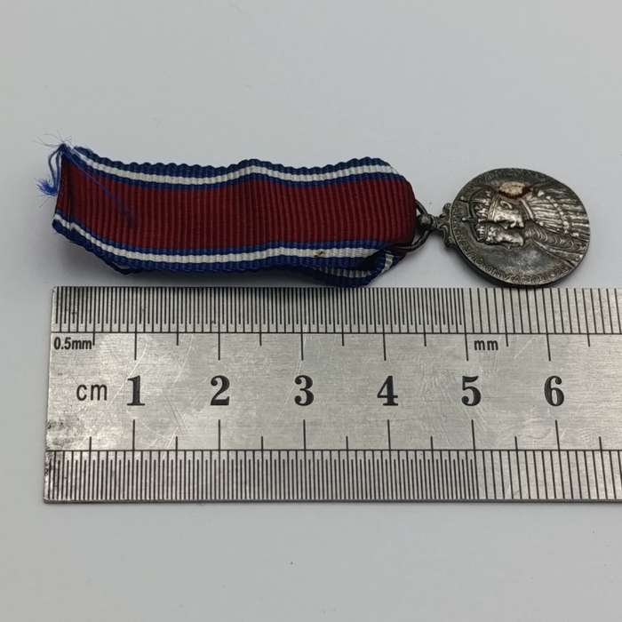 1935 King George V 25 Year reign miniature medal