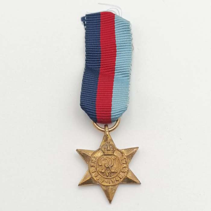 WW2 The 1939-1945 Star miniature medal