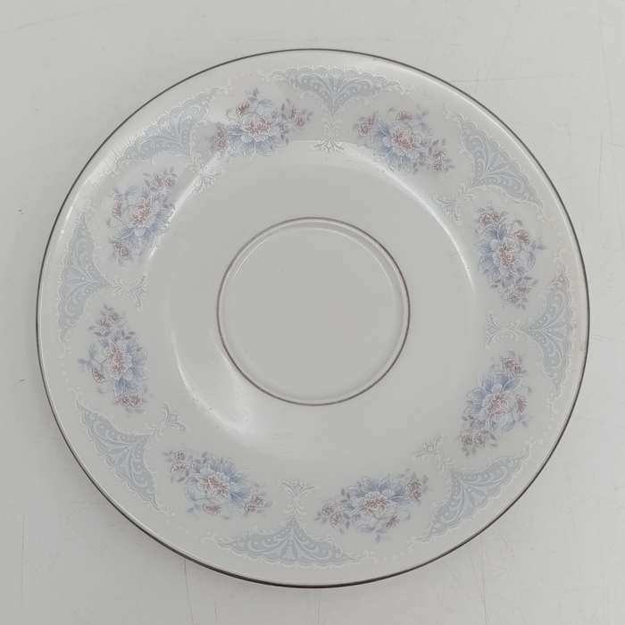 Silverie porcelain trio