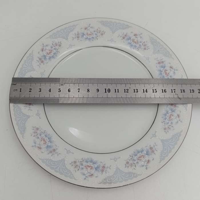 Silverie porcelain trio