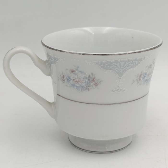 Silverie porcelain trio
