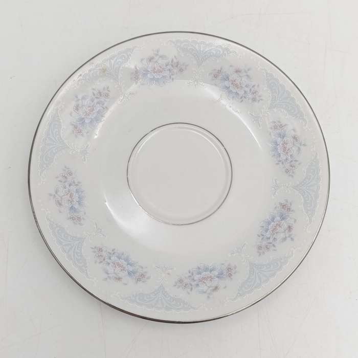 Silverie porcelain trio