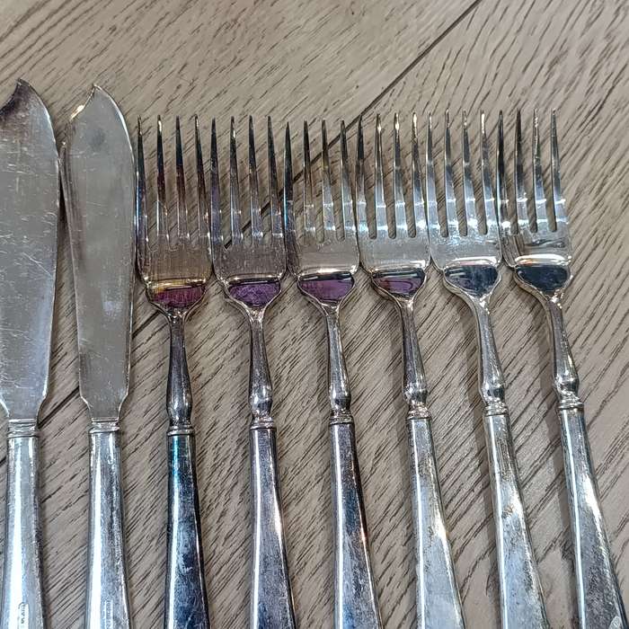 Silverplated 48-piece Dutchess set