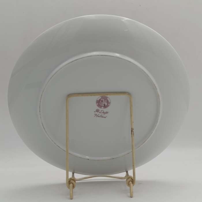 Delft Red porcelain plate - Oude Molen Fabriek