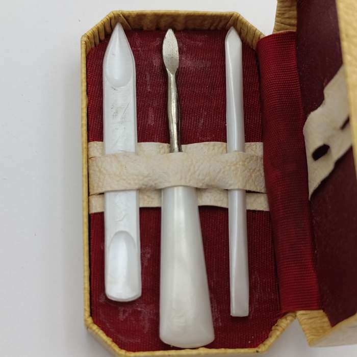 Vintage nail care kit in radio shaped case