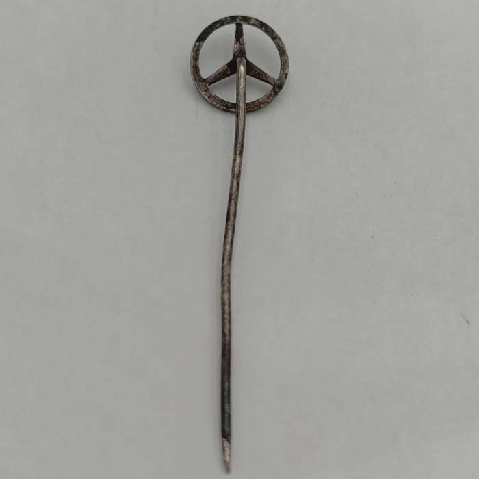 Vintage Silver Mercedes-Benz stick pin badge