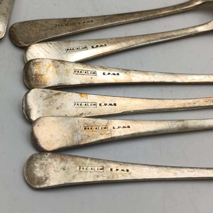 Vintage Set of 12 Pak-Alam silverplated forks
