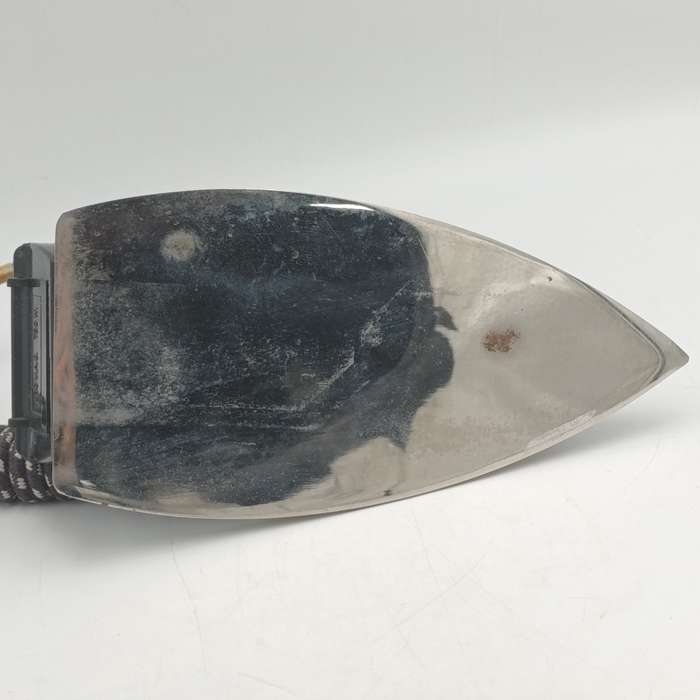Vintage Defy 750w Sad iron