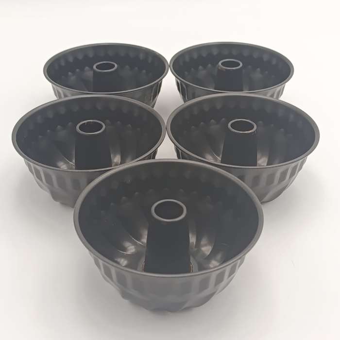 Set of 5 non-stick Bundt cake pans