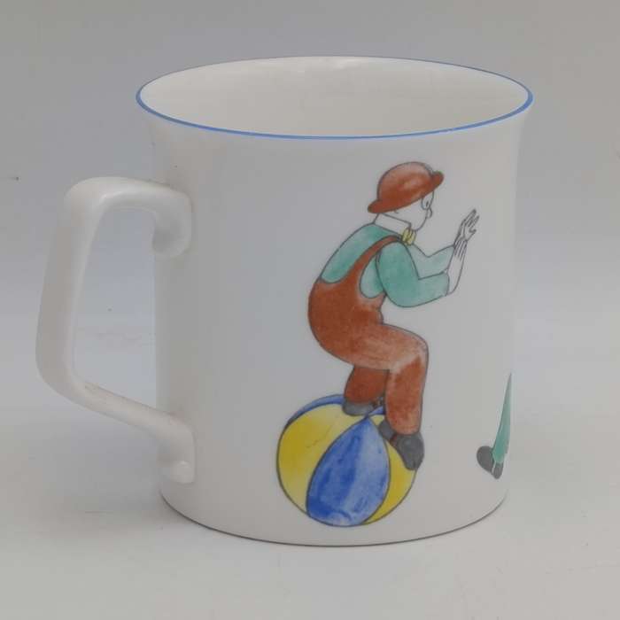 Royal Albert send in the Clowns series tricky tricksters mug