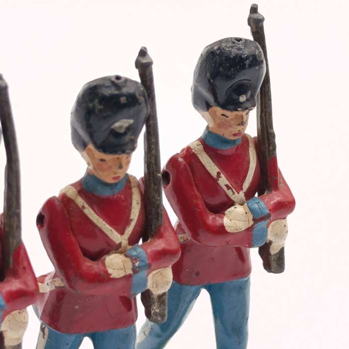 Lot of 3 vintage lead soldiers