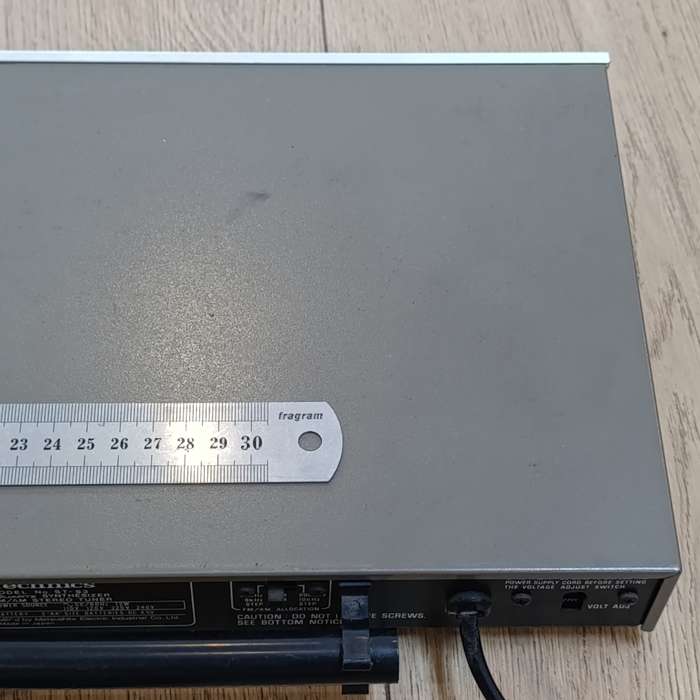 Technics ST-53 FM/AM Stereo tuner - working