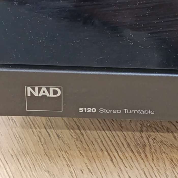 Vintage NAD 5120 turntable record player - working