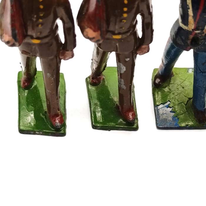 Lot of 5 vintage Britains Ltd lead soldiers with damage
