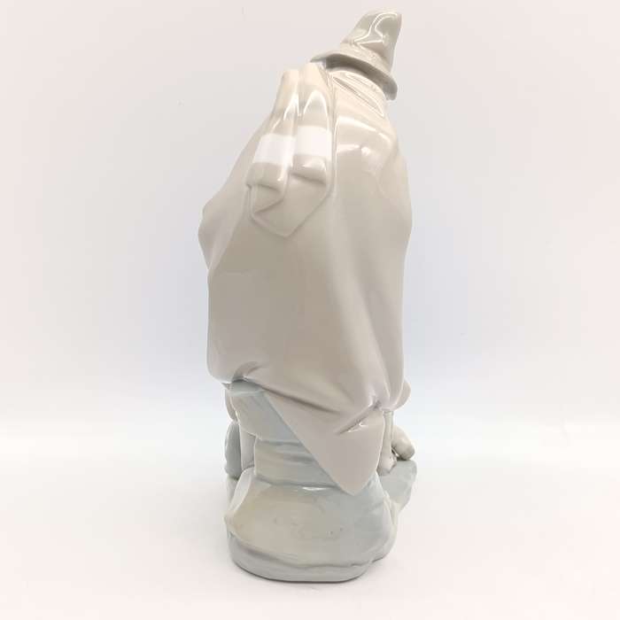 Vintage Lladro 1094 Beggar porcelain figurine - no stick, no box