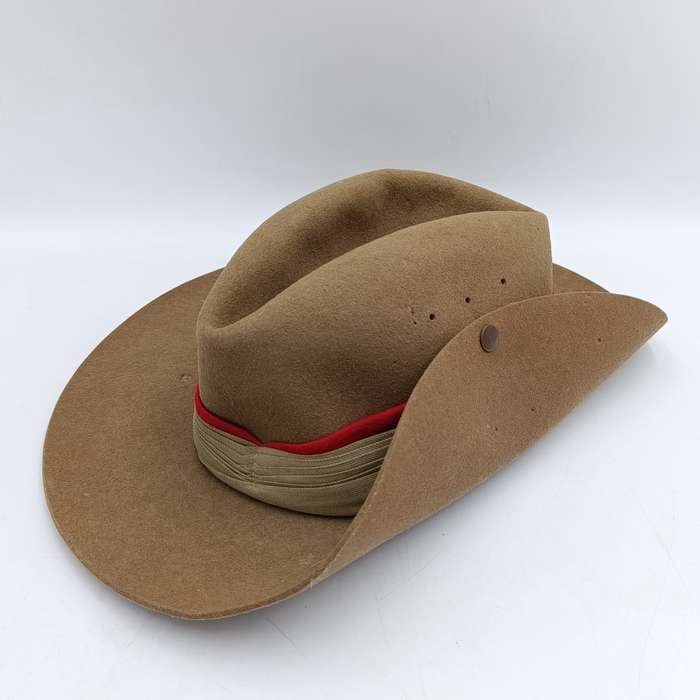 Northern Rhodesia Regiment slouch hat - made by Vero Everitt Ltd - marked SRG