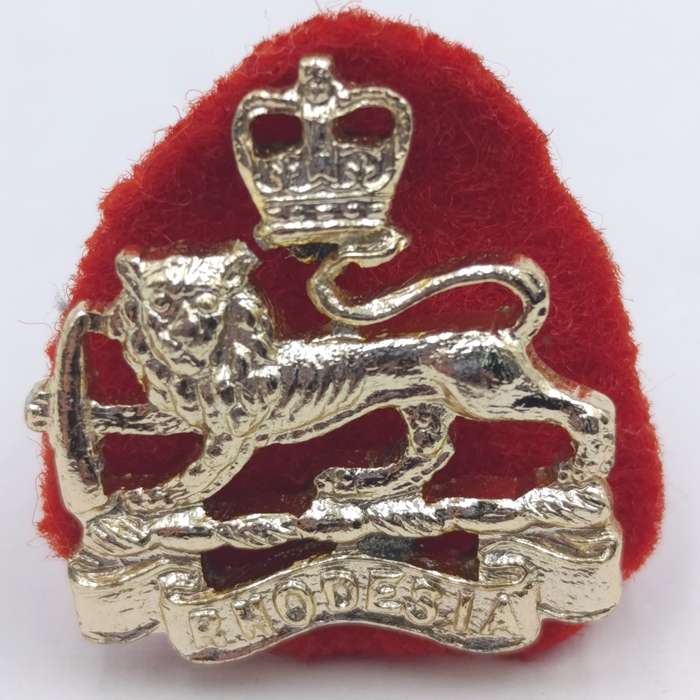 Pair of Rhodesia and Nyasaland mess dress collar badges