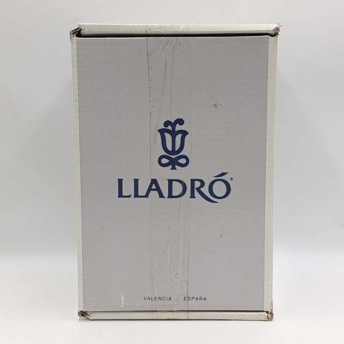 Vintage Lladro #01283 boy and wheelbarrow with flowers figurine in box