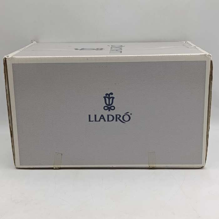 Vintage Lladro #01283 boy and wheelbarrow with flowers figurine in box