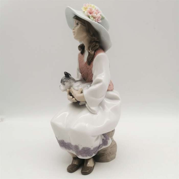 Lladro #6400 Daydreams porcelain figurine - no defects - no box