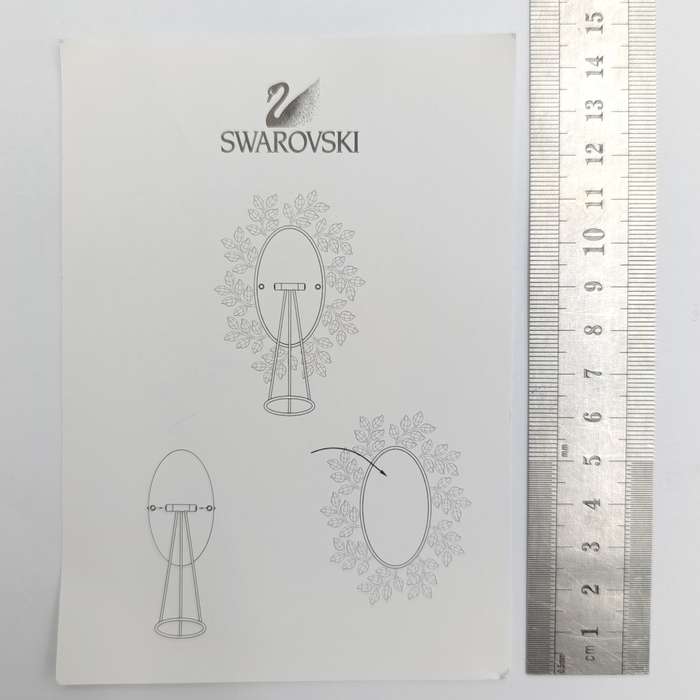 Swarovski Oval picture frame with Yasmine Hurel leaf design - in box