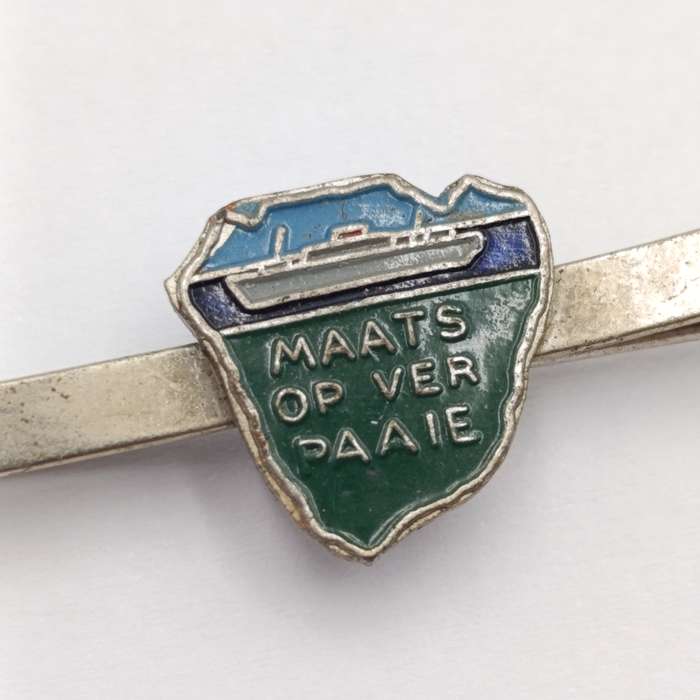 Lot of 2 Maats op Ver paaie pin badges