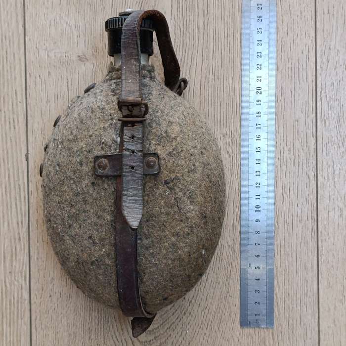 WW2 German water bottle canteen with cover and leather strap